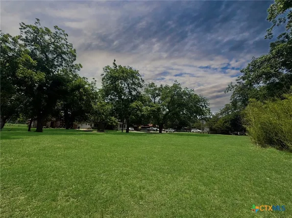 922 Booneville Ave, New Braunfels, TX 78130