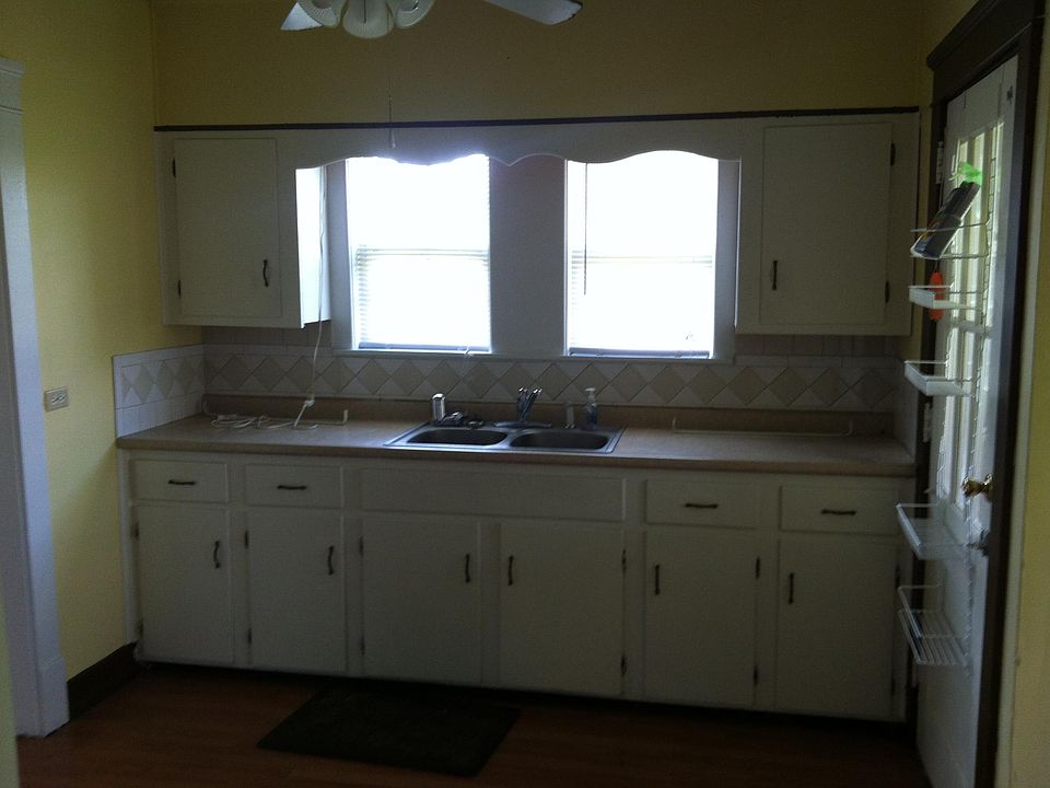 1st image of 1403 Maple Ave