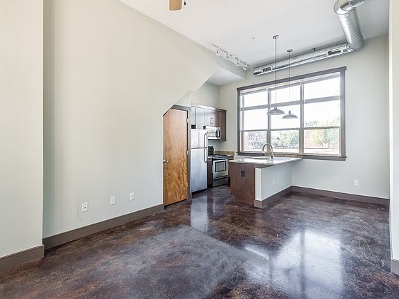 4th image of 1125 Bainbridge St APT 3