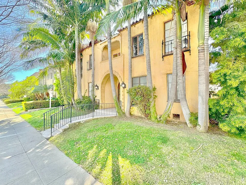 Reeves Apartments