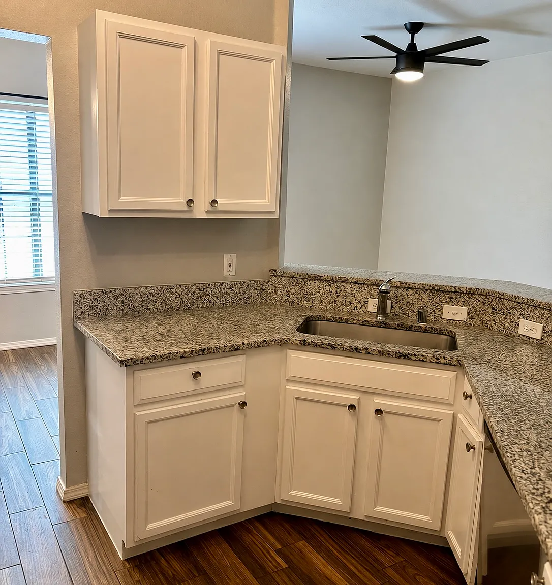2 bed, 1000 sqft, $1,800 — Photo 4
