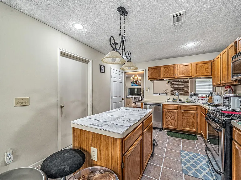 9915 Villa Verde Dr — Photo 9