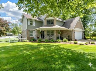 65 Deep River Dr, Hobart, IN 46342