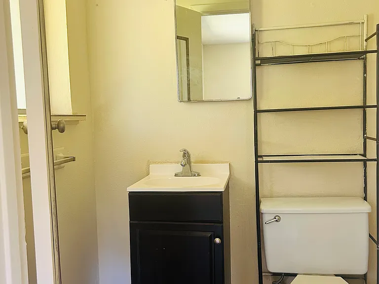 409 Hickory St — Photo 8