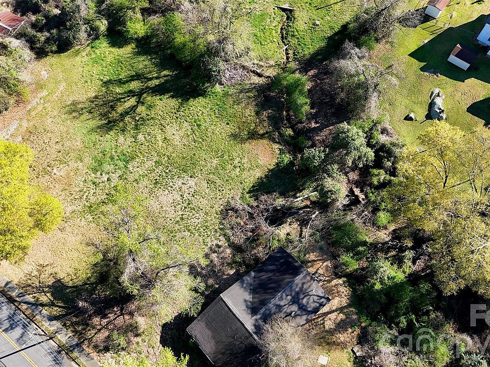 1st image of 33 Pinecrest Ave
