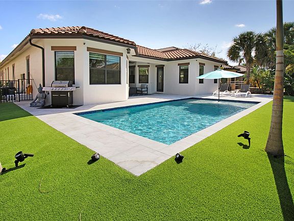 3rd image of 11555 NW 82nd Court
