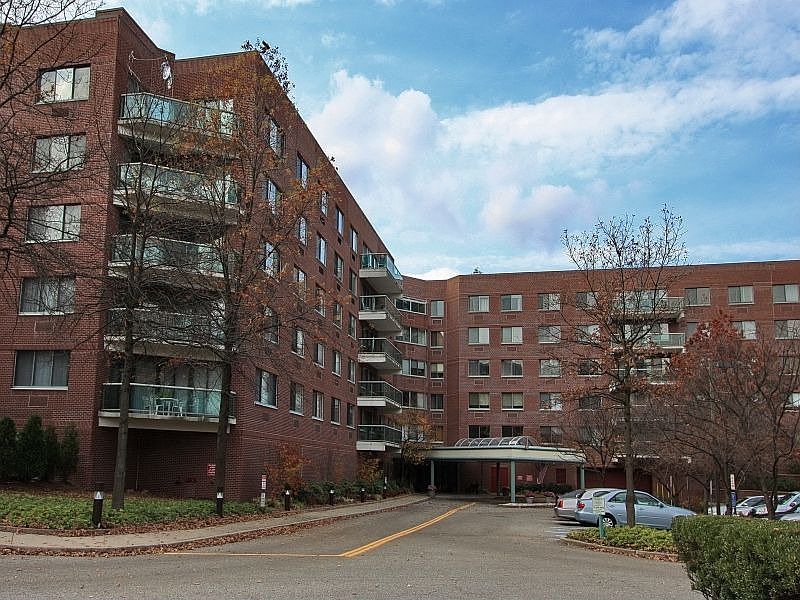 1st image of 609 W So Orange Ave #3M