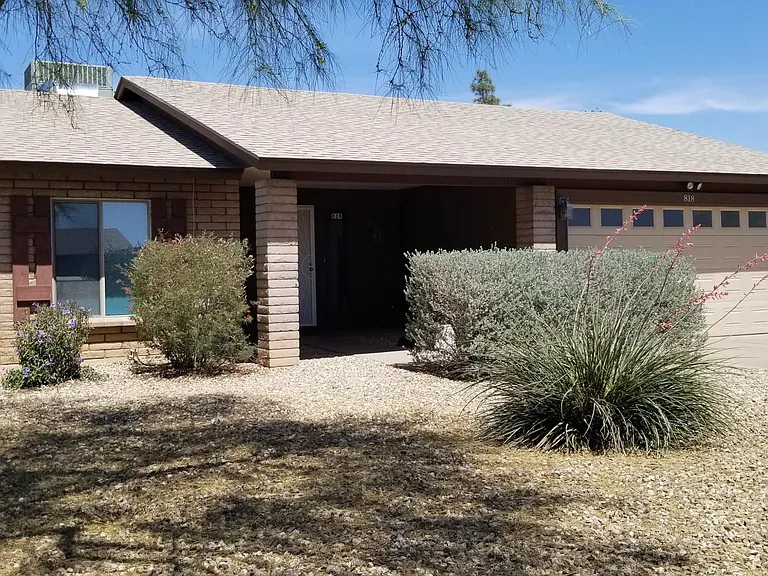 818 W Fogal Way — Photo 3