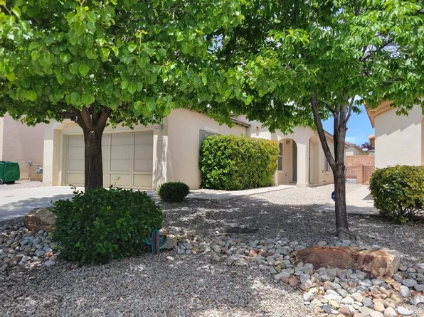 1039 Waterfall Dr NE, Rio Rancho, NM 87144