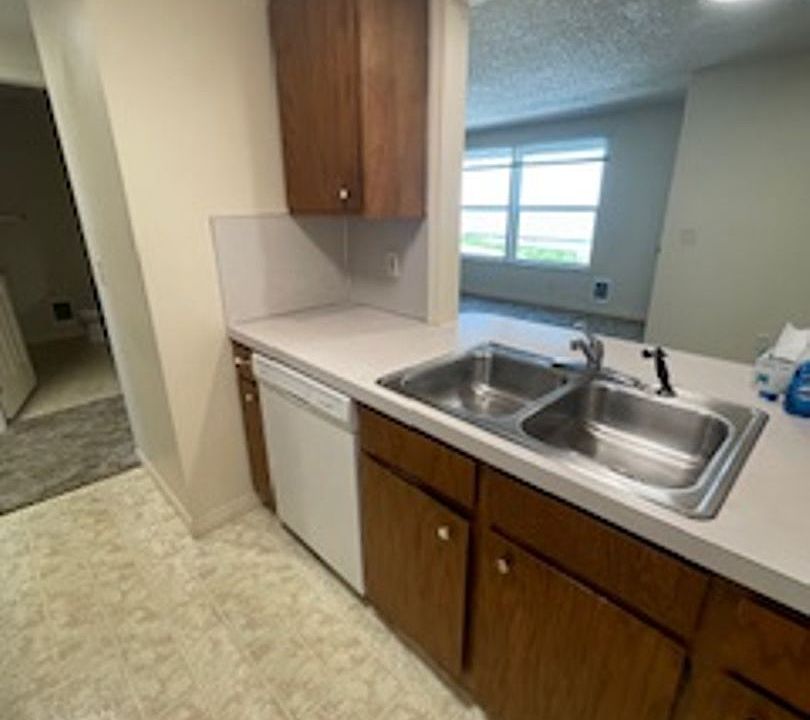 2nd image of 1016 Prospect Ave NE #7