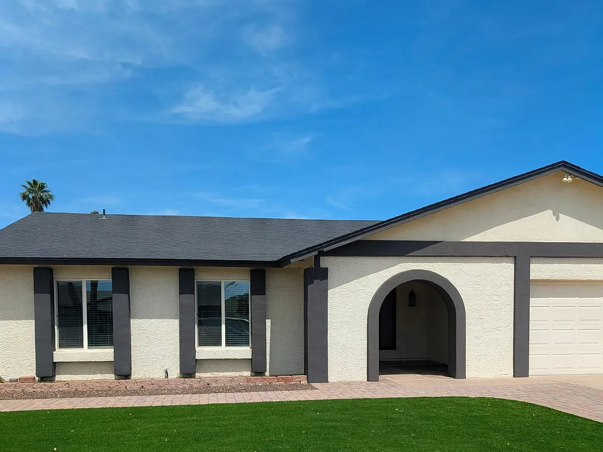 Building Photo - 1016 W Manhatton Dr