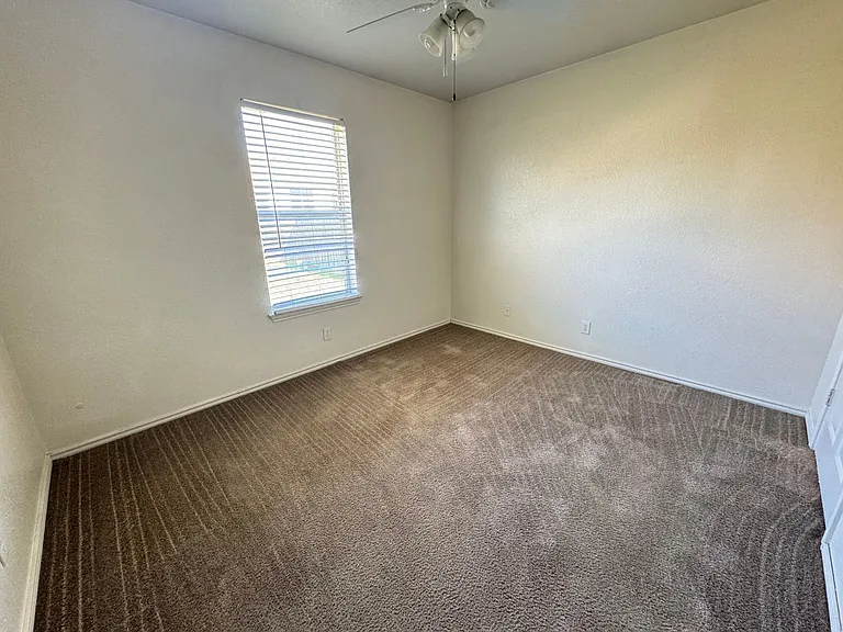 3903 Tiger Dr — Photo 17