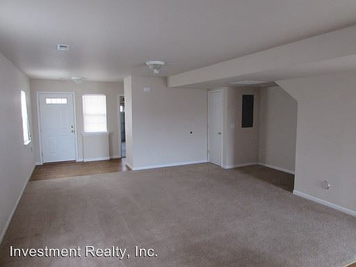 2nd image of 106 Daniels Ct #C