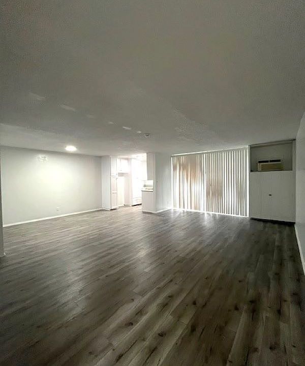 1st image of 8558 Holloway Dr APT 102B