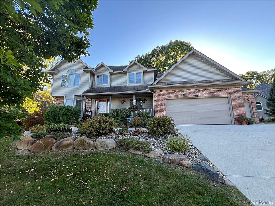 1st image of 16184 Pine Lake Forest Dr
