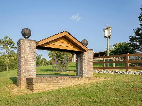 3rd image of 100 County Road 574