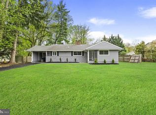 308 Kenwood Dr, Moorestown, NJ 08057