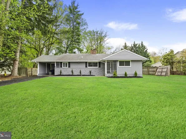 308 Kenwood Dr, Moorestown, NJ 08057