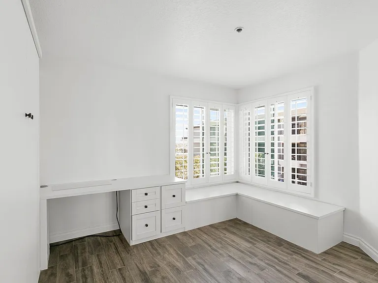 260 Cagney Ln #114 — Photo 17