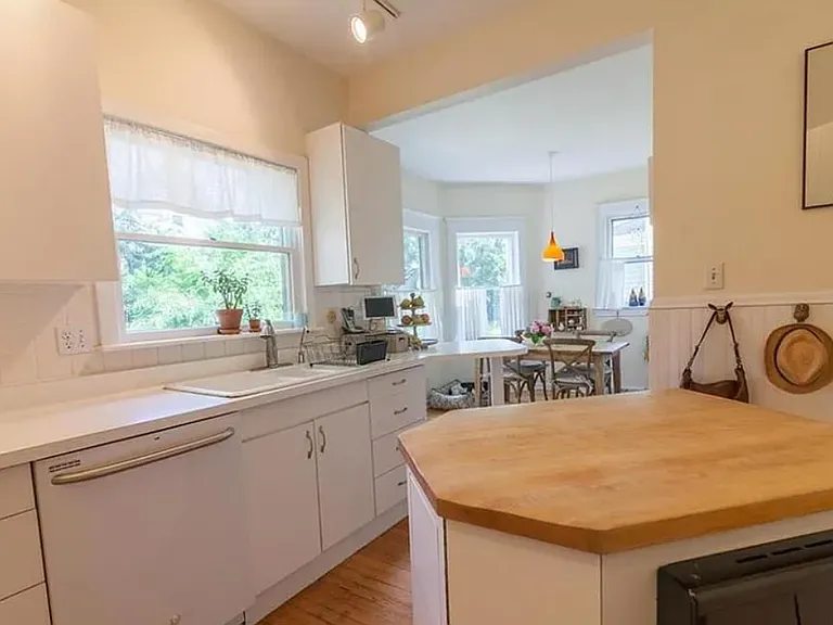 714 Auburn Ave — Photo 11