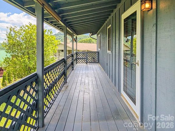 5th image of 84 Stoney Ridge Loop