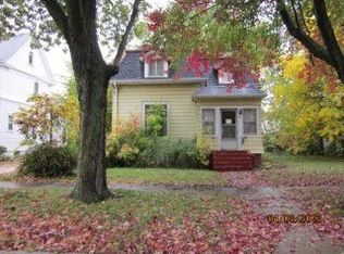 411 S 4th St, Aurora, IL 60505