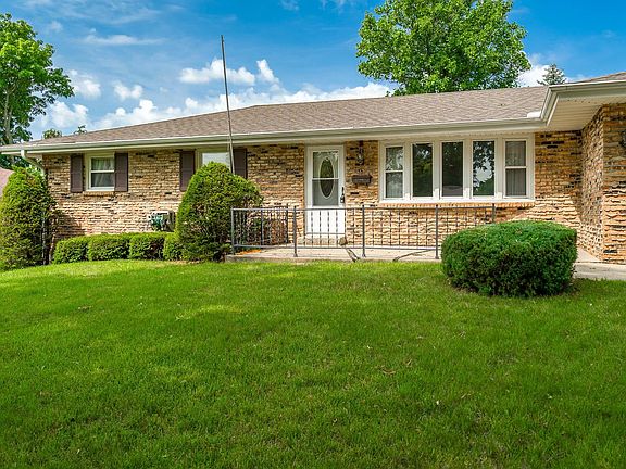 3rd image of 3520 Fleetwood Dr