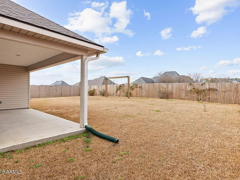 619 Griffiths Ct — Photo 27