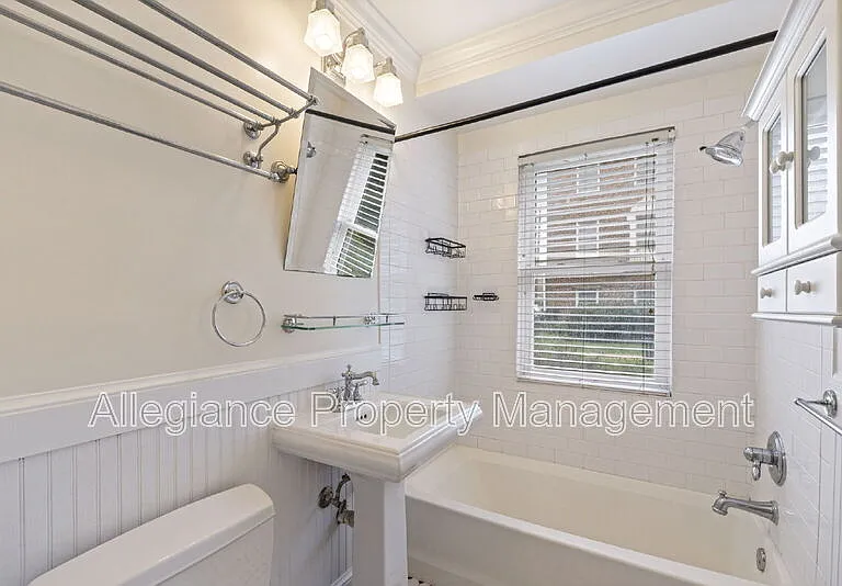 718 S Washington St #104 — Photo 13