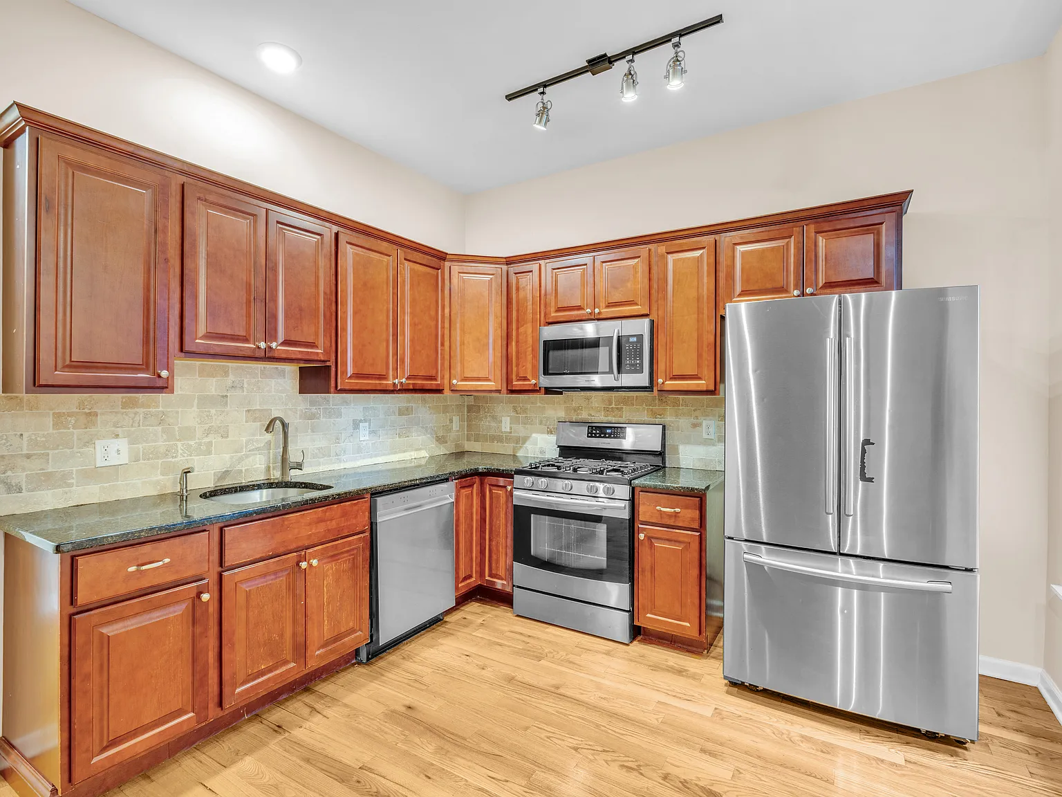 2 bed, $2,200 — Photo 2