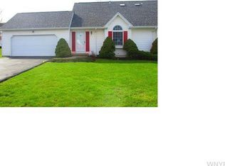 29 Hawthorne Trl, Depew, NY 14043