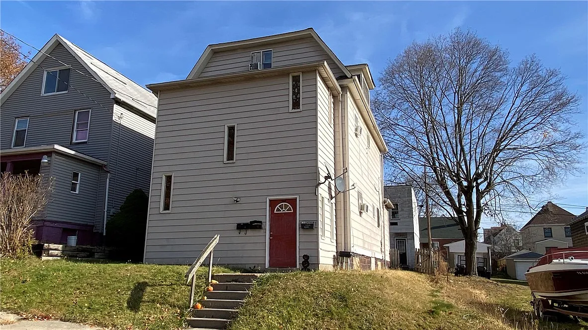 544 Ridge Ave photo 1
