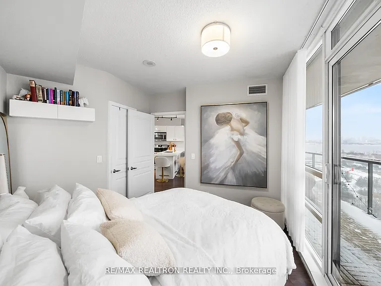 2230 Lake Shore Blvd S #2008 — Photo 23