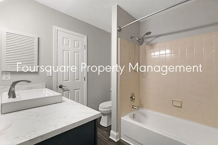 110 Oak Hollow Ct #110 — Photo 33