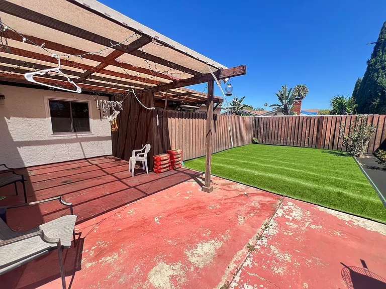 8024 Flanders Dr — Photo 4
