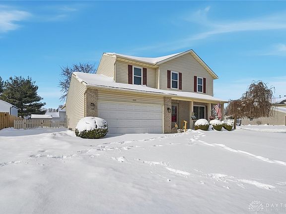 3rd image of 609 Oak Forge Pl