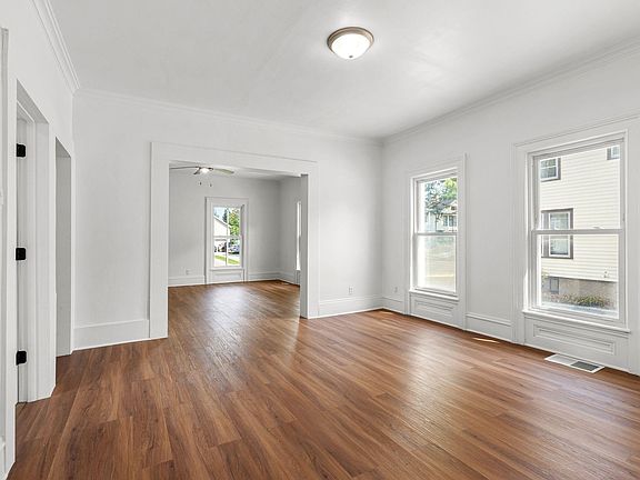 4th image of 120 E 2nd St