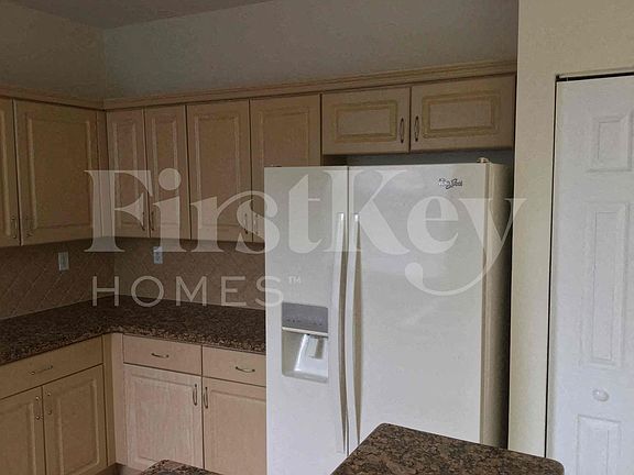 3rd image of 1624 SE 20th Rd