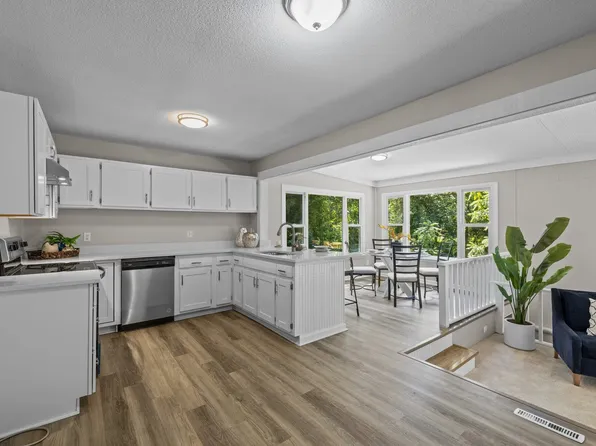 106 Lilac Dr, Carrboro, NC 27510