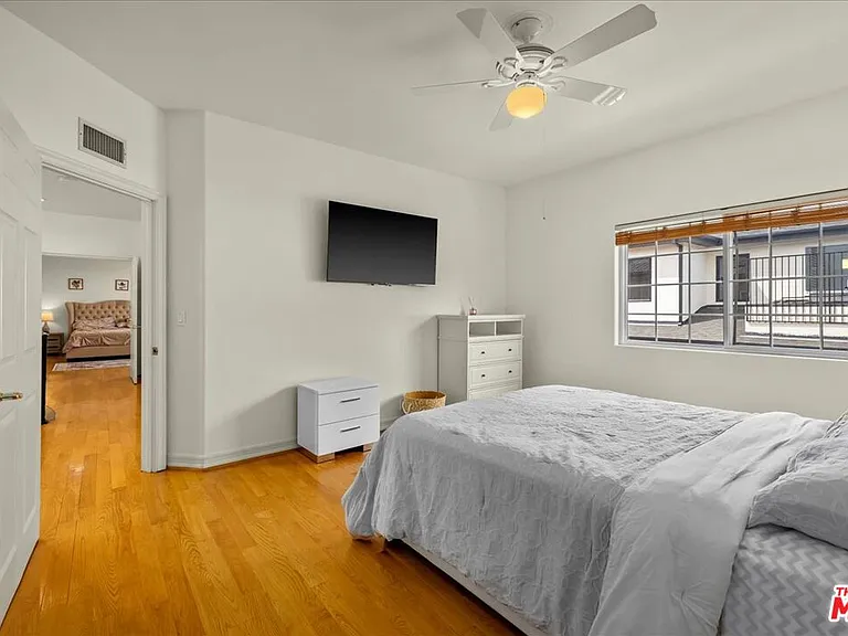 5029 Lemona Ave — Photo 50