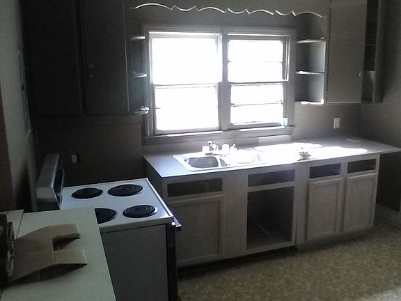 4th image of 406 N Branch St