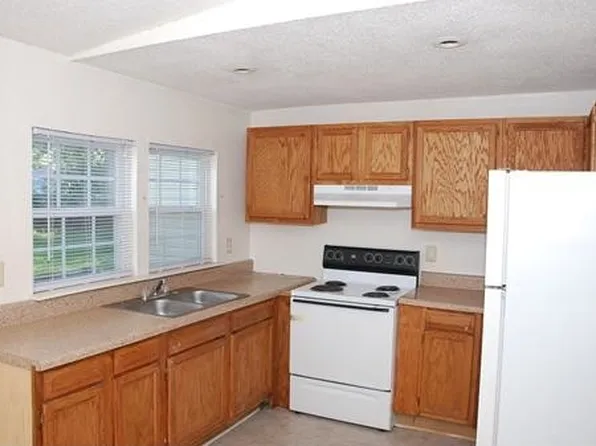 2043 Maywood, 2043 Maywood St #B, Chesapeake, VA 23323