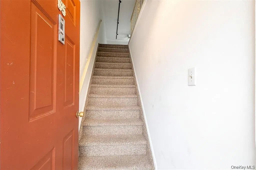 1 bed, 1.0 bath, 1000 sqft, $2,200 — Photo 2