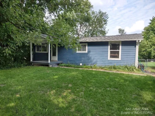 301 N Francisco Rd, Grass Lake, MI 49240
