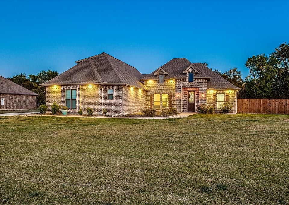 1st image of 6075 Pin Oak Ct