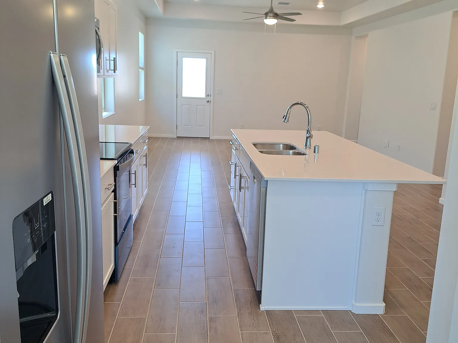 3 bed, 1649 sqft, $1,950 — Photo 4