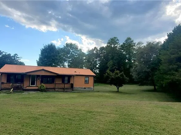 120 Kirkman Rd, Mount Airy, NC 27030