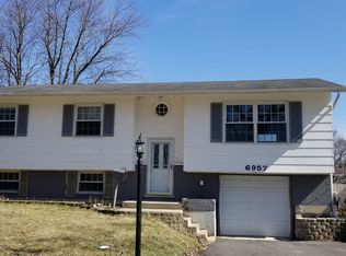 6957 Edgebrook Ln, Hanover Park, IL 60133