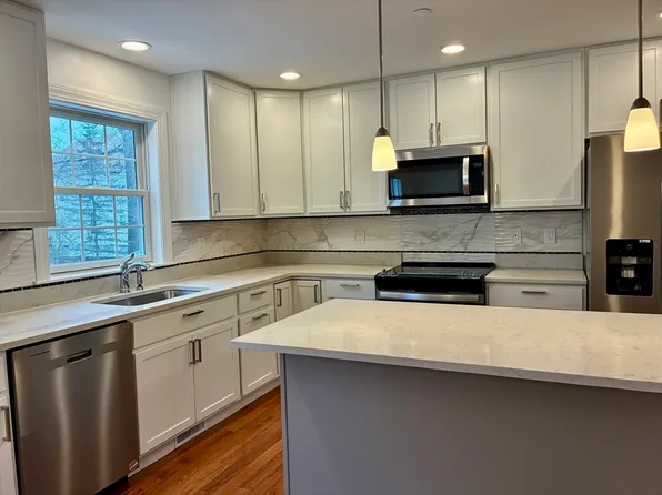 215 High St #21, Taunton, MA 02780