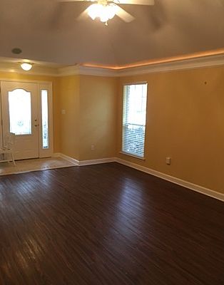 4th image of 2905 Dolphin Dr